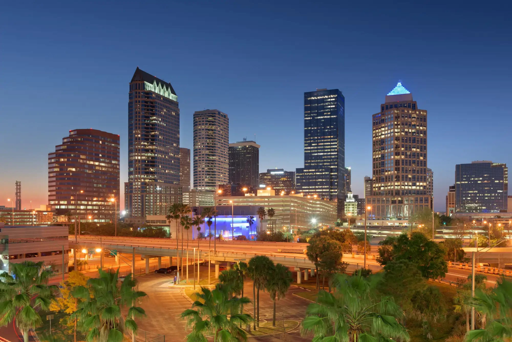 tampa-florida-usa-downtown-skyline-at-dusk-min